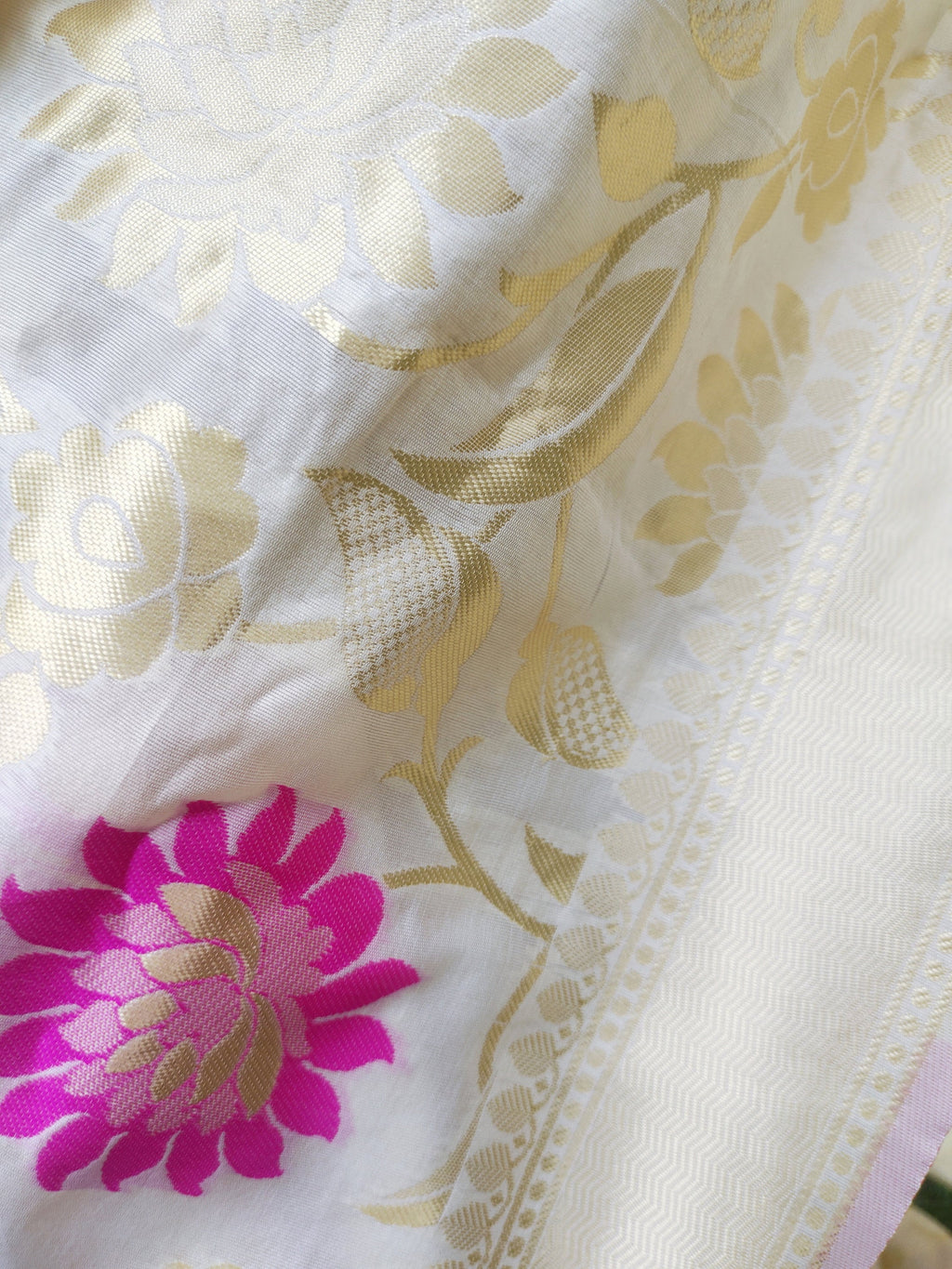 Off White Silk Embroidered Saree For Women Girls Zari Work With Unstitched Off White Blouse Piece Thread Work Bollywood Fashion Wedding