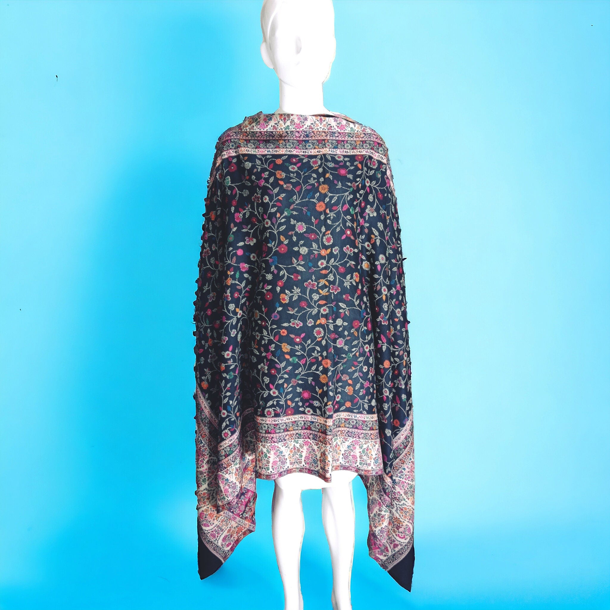 Black Floral Embroidered 100% cashmere Pashmina Luxurious Hand woven shawl scarf Travel Blanket Vintage Shawl Winter Pashmina Neck Warmer