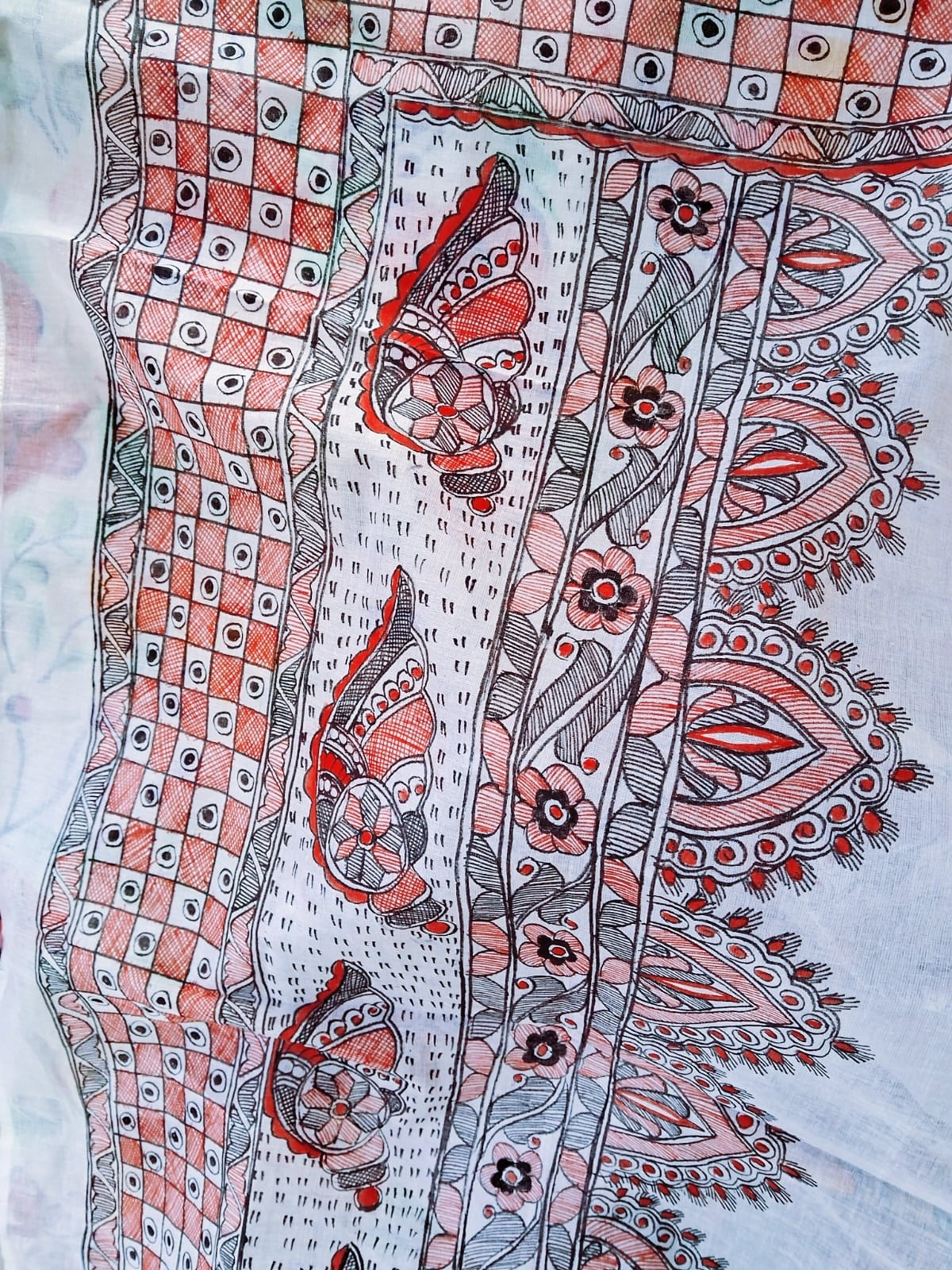 Cotton Hand-painted White Women's Dupatta Madhubani Mithala Painted Featuring Shankh Design Black Red Bordered Geometric Applique Desi India