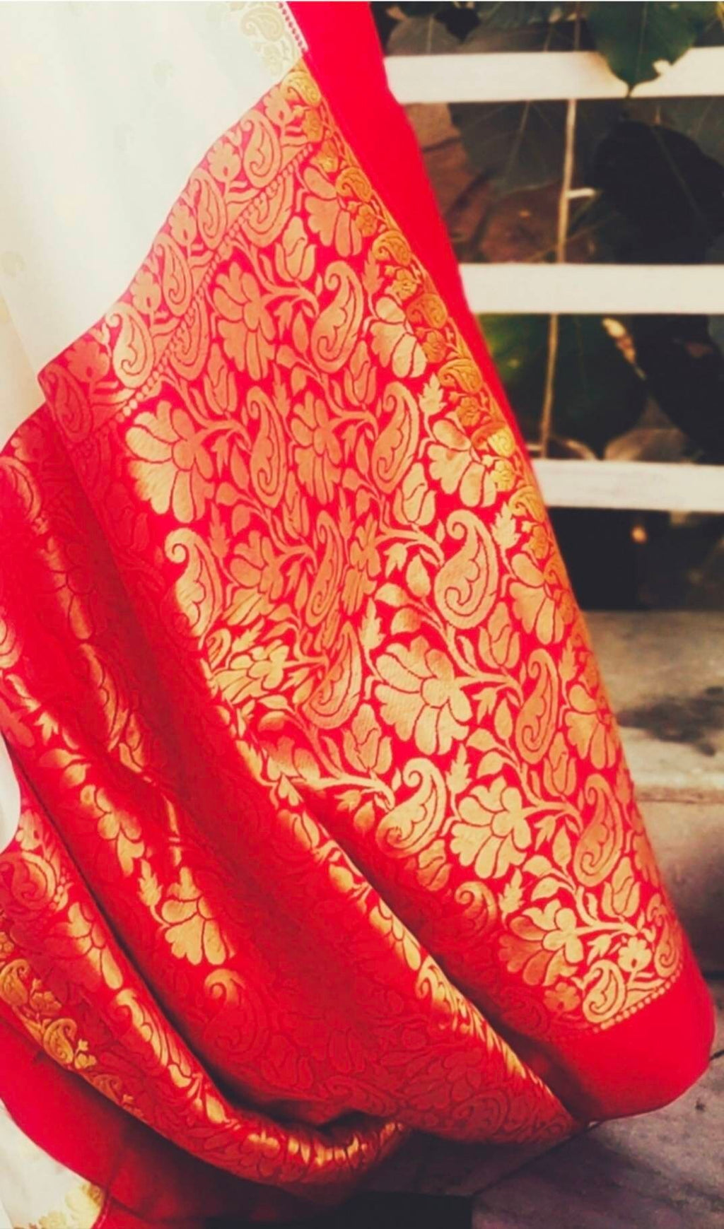 Off White Red Kanjeevaram Silk Saree Unstitched Red Silk Blouse Bollywood Daily Wear Party Wear Bengali Bohemian Vintage Sleek Relaxed Glam