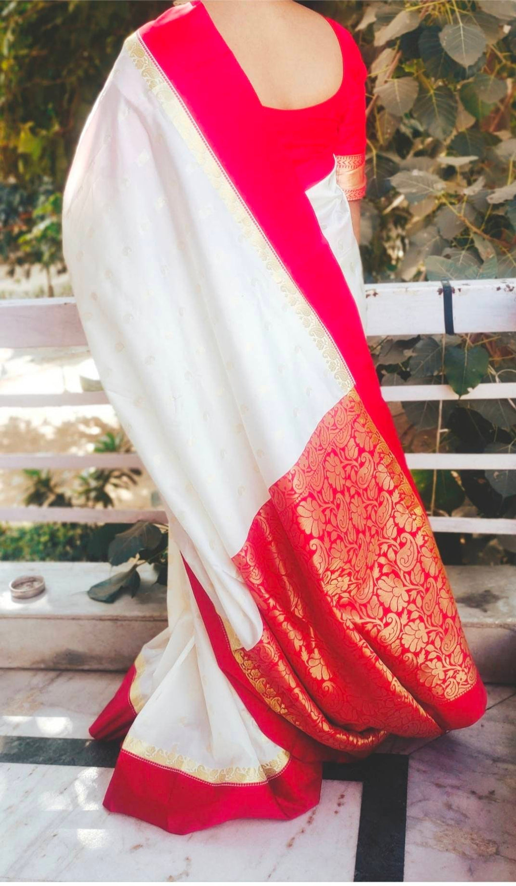 Off White Red Kanjeevaram Silk Saree Unstitched Red Silk Blouse Bollywood Daily Wear Party Wear Bengali Bohemian Vintage Sleek Relaxed Glam