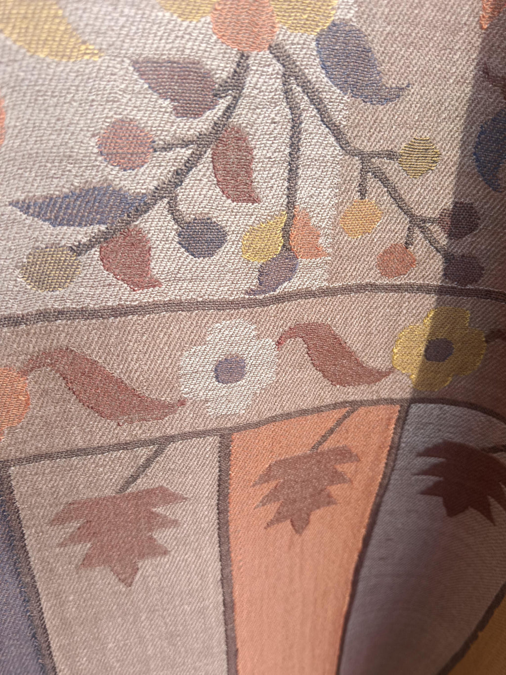 100% Pure Cashmere Pure Pashmina Beige Fully Embroidered Using Silk Thread Floral Pattern Hand Woven Hand Work Woollen Thread Pattern Shawl