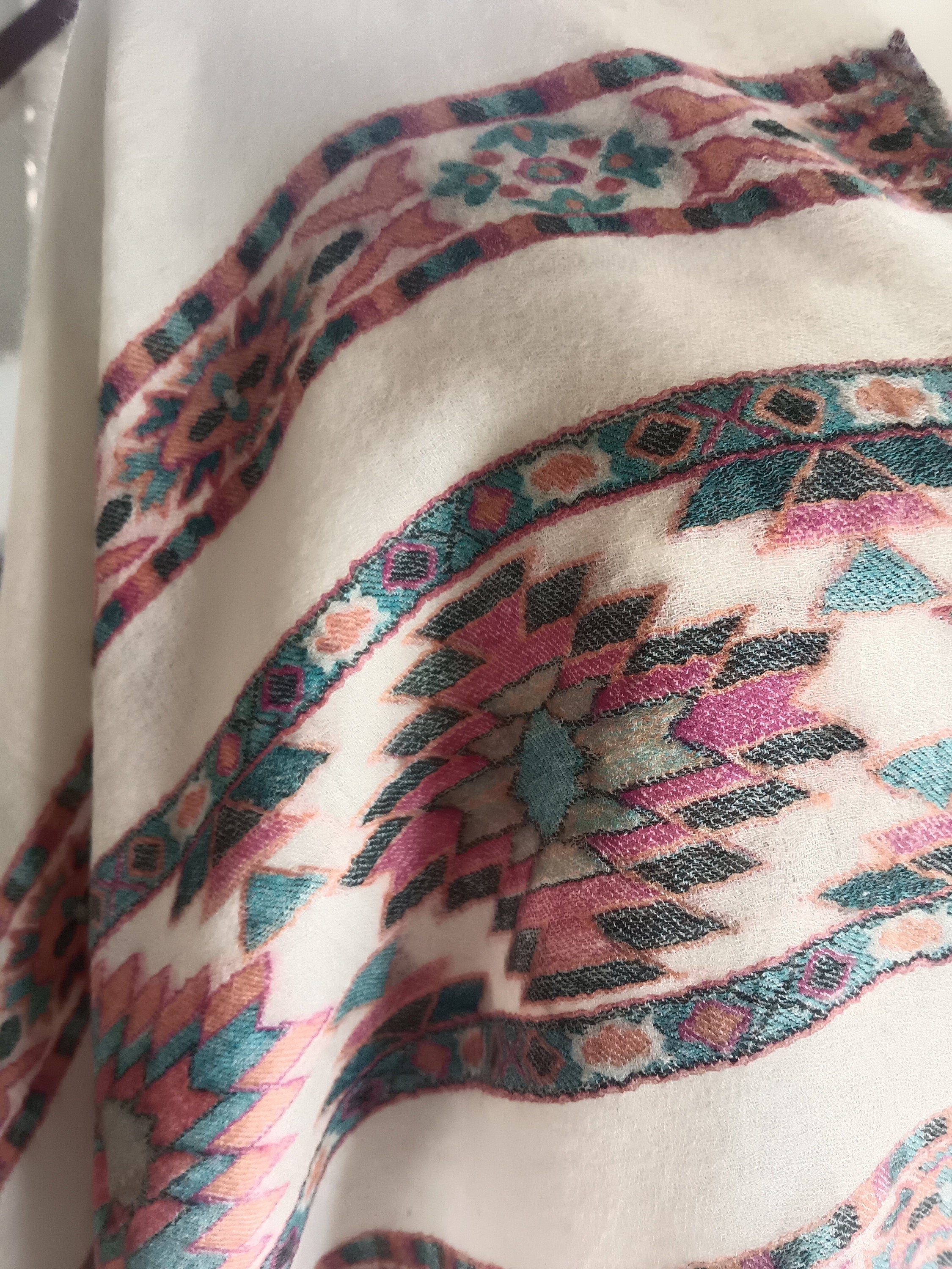 Beige White Embroidered 100% Cashmere Pashmina Shawl/Scarf Luxurious Hand woven Lightweight Soft Touch Shawl Scarf Vintage travel Blanket