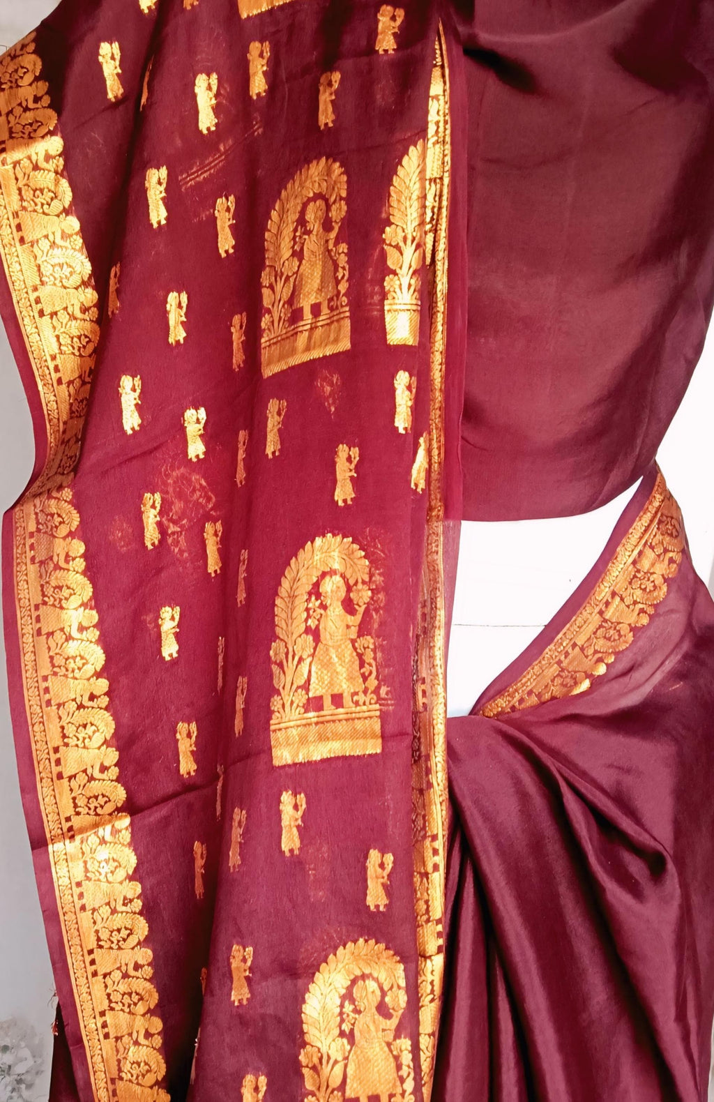 Brown Golden 100% Pure Crepe Silk With Brown Crepe Silk Unstitched Blouse  Golden Embroidered Border Lightweight Bollywood Soft Brown Saree
