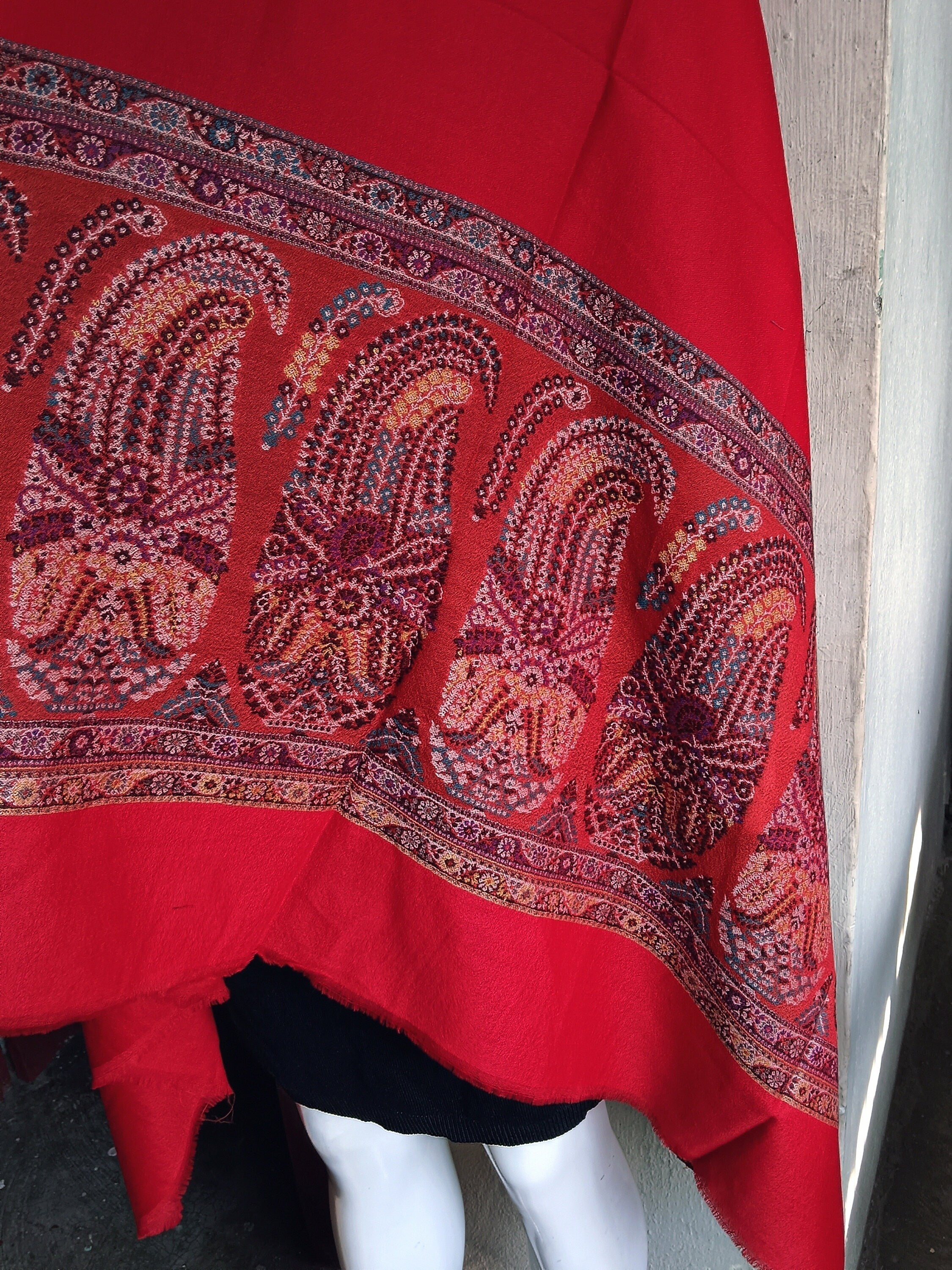 Pure Cashmere Pashmina Luxurious Red Handwoven shawl 100% Cashmere Lightweight Luxurious Shawl Soft Touch Neck Warmer Travel Blanket Cozy