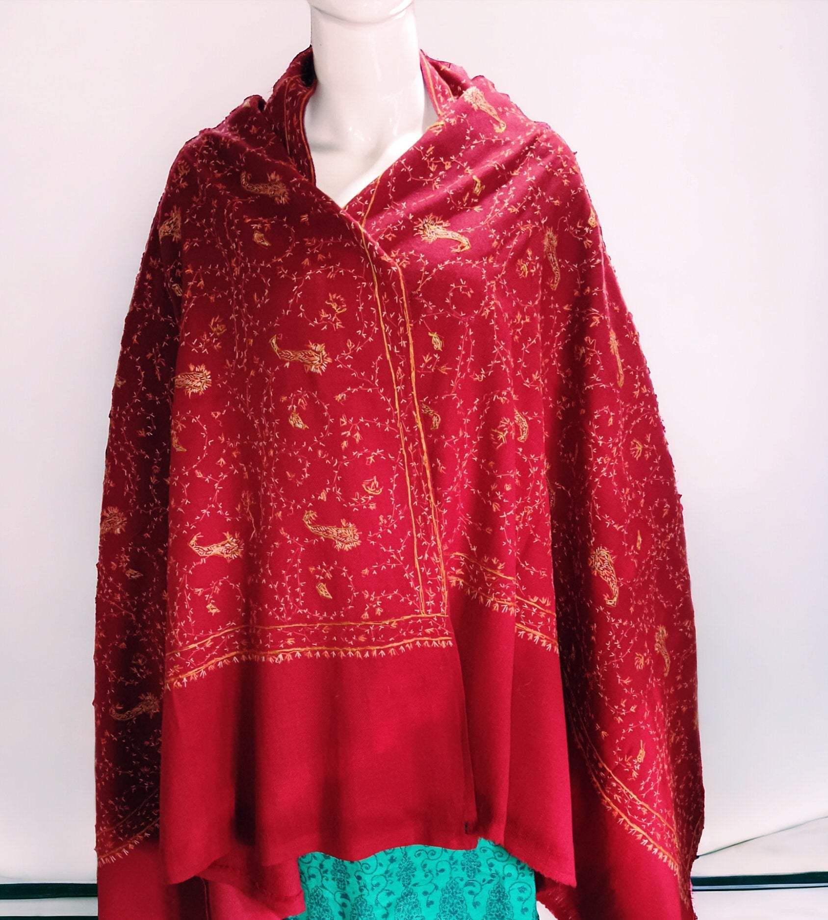 Red Embroidered 100% Pure Kashmiri Cashmere Shawl Scarf Travel Blanket Vintage Winter Outfit Wedding Anniversary gift Neck Warmer Designer