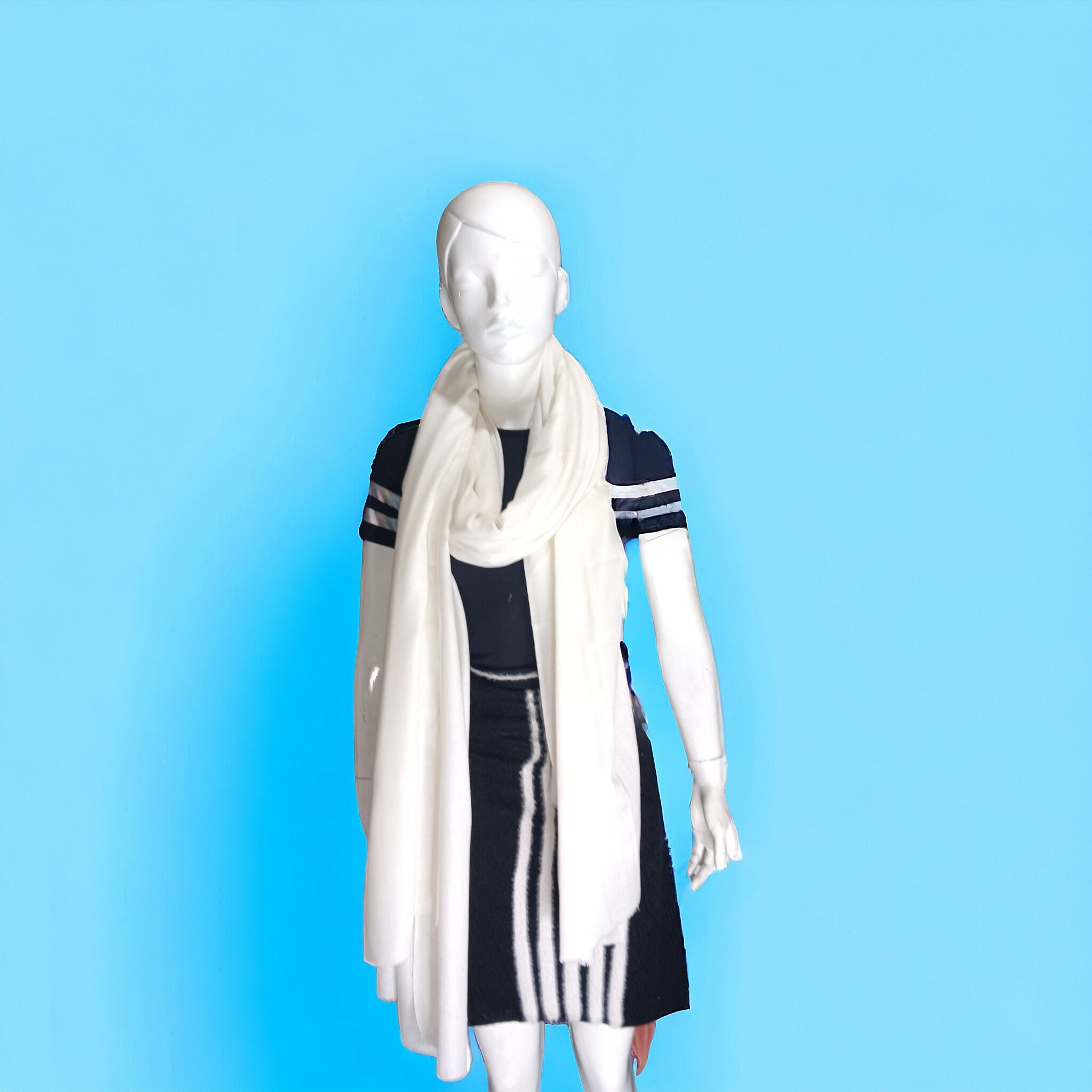 White 100 % Cashmere Pashmina Luxurious Hand woven Shawl/Scarf Unisex Travel Blanket Vintage Winter Outfit Lightweight Designer Neck Warmer