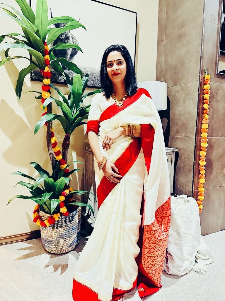 Off White Red Kanjeevaram Silk Saree Unstitched Red Silk Blouse Bollywood Daily Wear Party Wear Bengali Bohemian Vintage Sleek Relaxed Glam