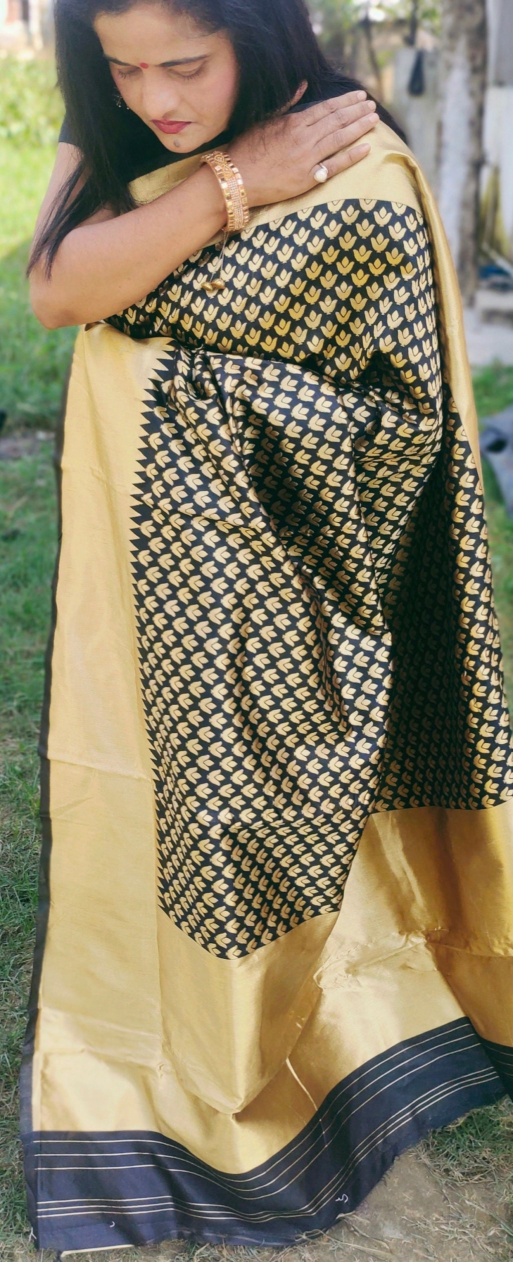 Black Golden Kanjeevaram Silk Saree Black Silk Unstitched Blouse Piece Intricate Zari Work Regal Look Limited Edition Statement Piece