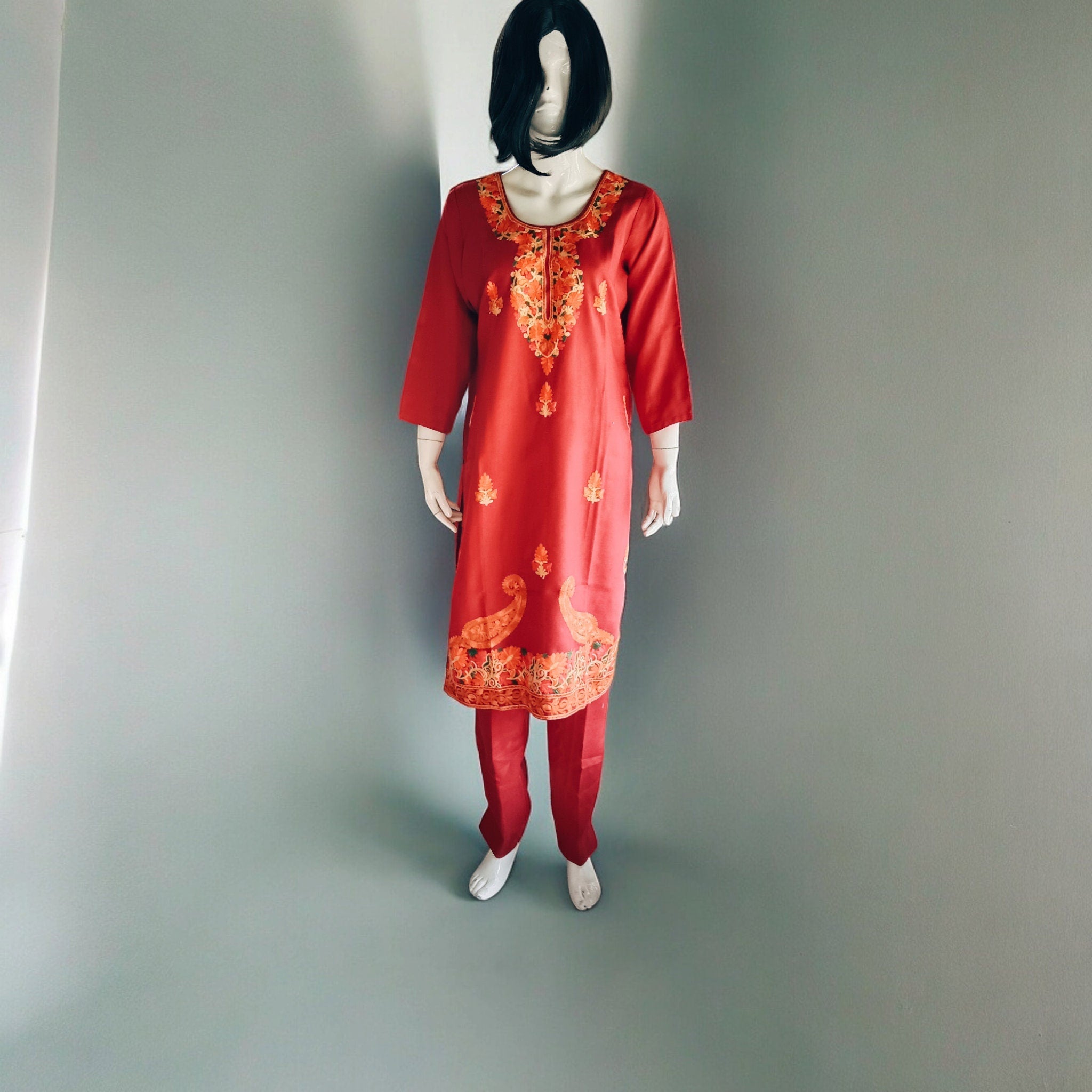 Set of 3 Pieces Red Woollen Stiched Suit Pant Scraf Cashmere Woollen Outfit Lightweight multicolored kasmiri Embroidered Luxurious vintage