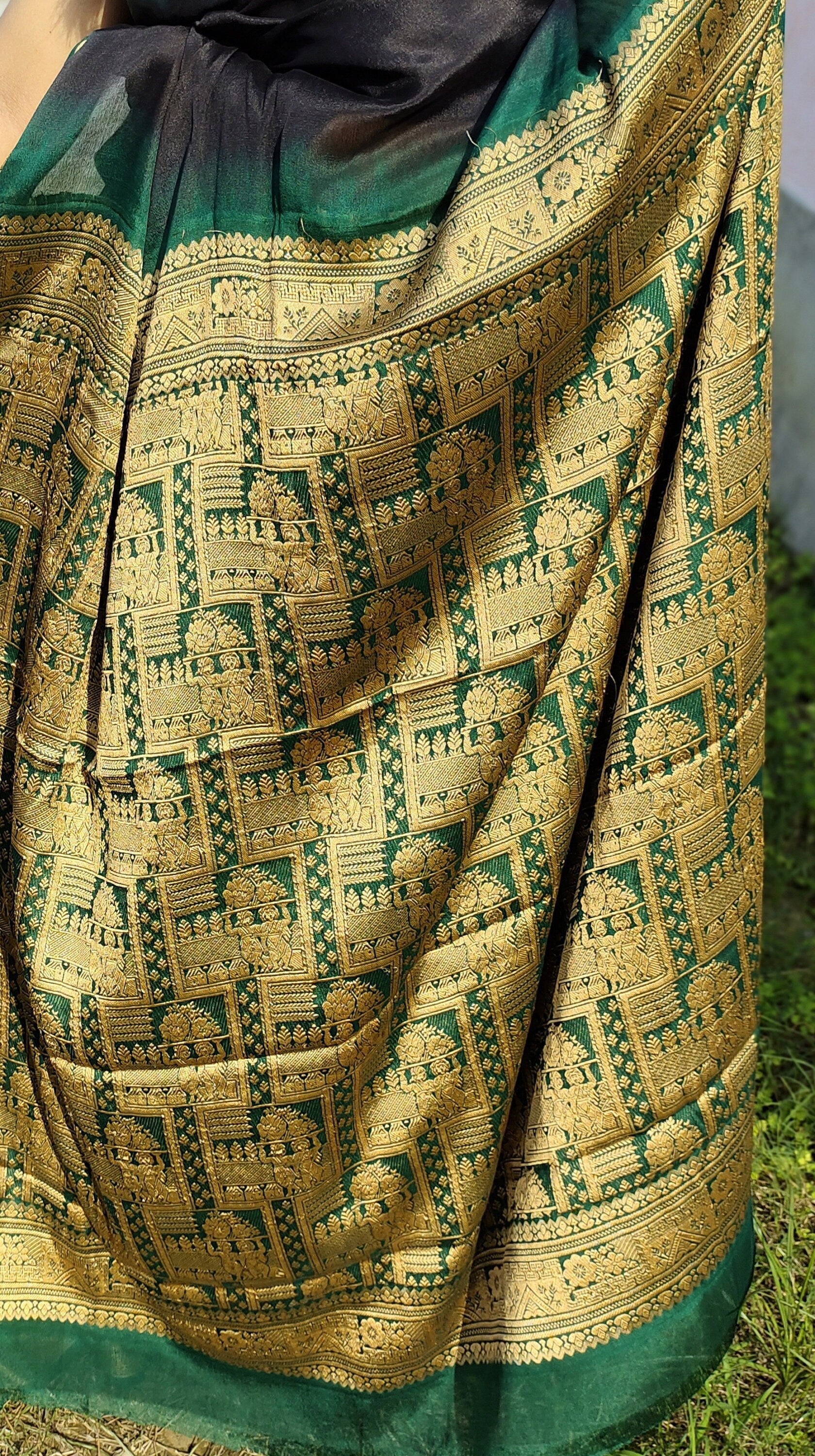 Black Green Pure Crepe Silk Golden Silk Embroidered Border And Aachal Tie And Dye Technique Party Anniversary Bollywood Fashion Classy