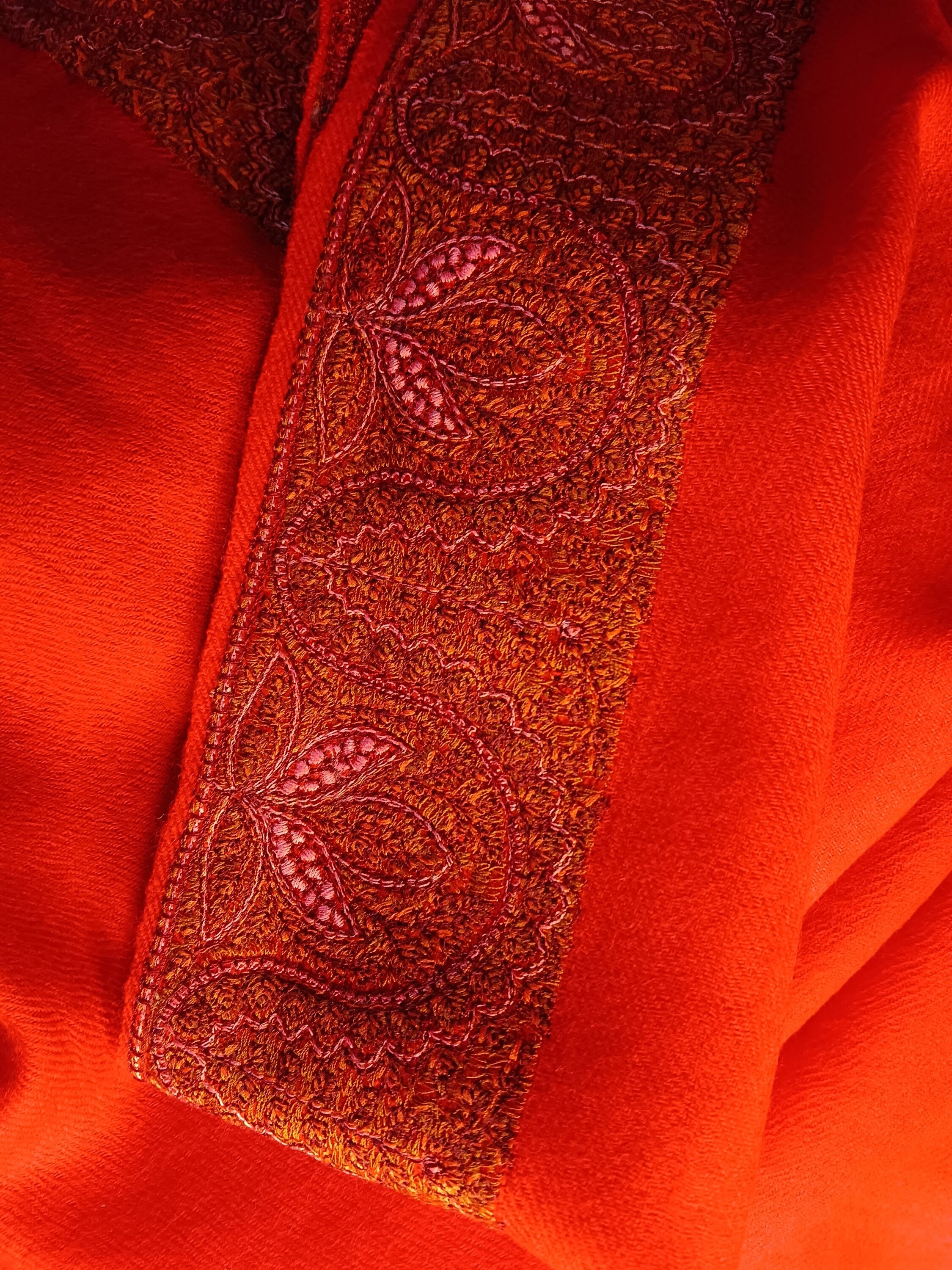 Red embroidered 100% Cashmere Pashmina Luxurious Hand woven shawl for women neck warmer showerd Warmer Travel Blanket winter outfit