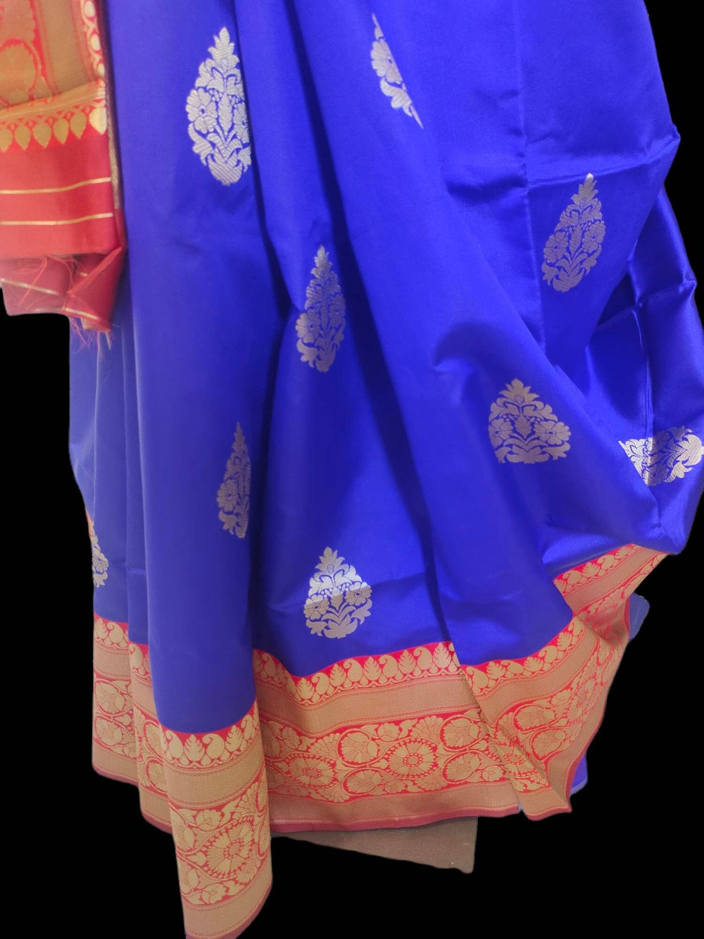 Blue and red banarasi silk saree with zari work with red unstiched blouse with cotton stitched peticoat Bollywood Indian Ethnic Festive Puja