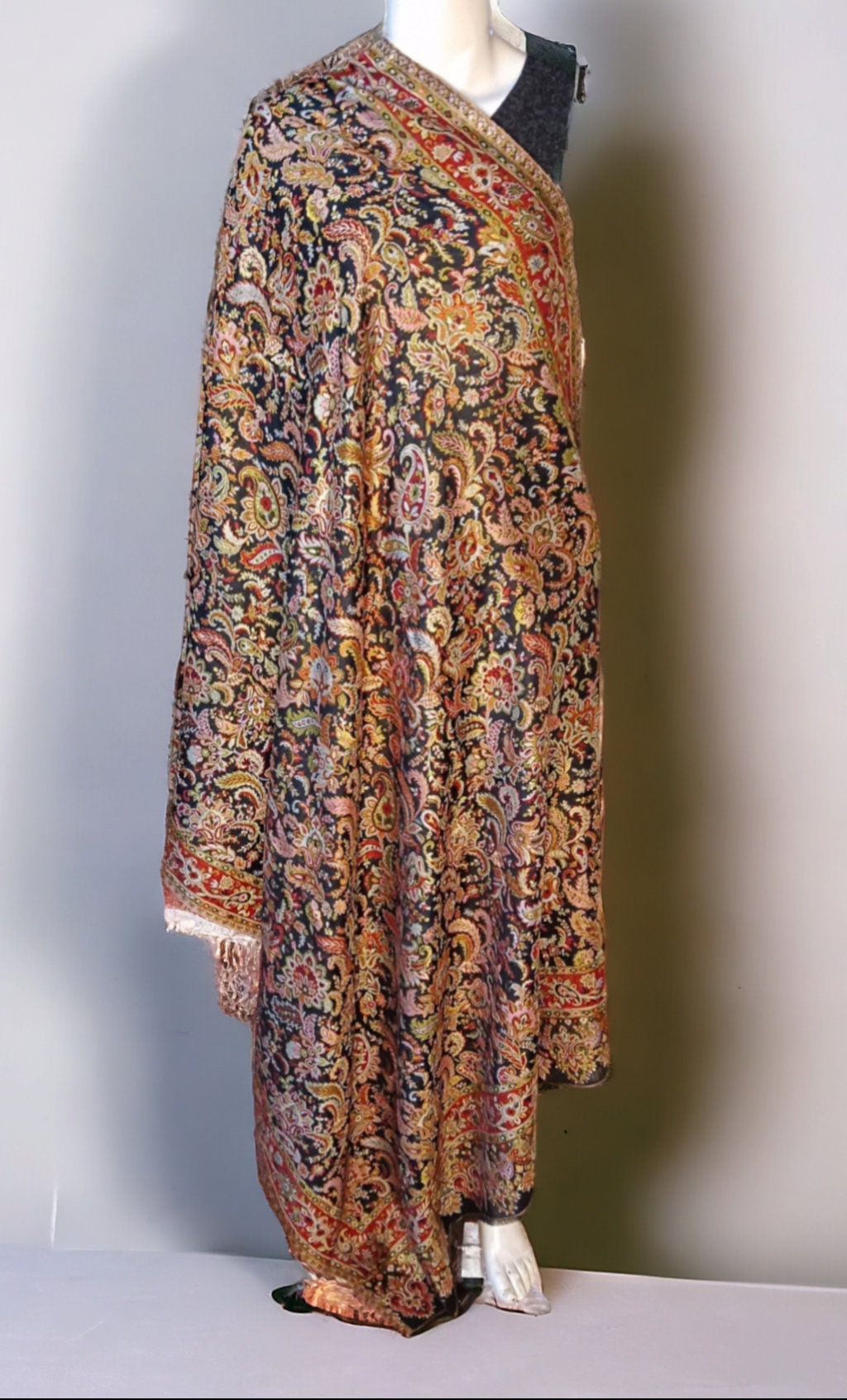 Black Embroidered Pashmina Cashmere Shawl Kani Weave Luxurious Shawl Bohemian Vintage Kashmiri Winter Outfit Lightweight Soft Touch