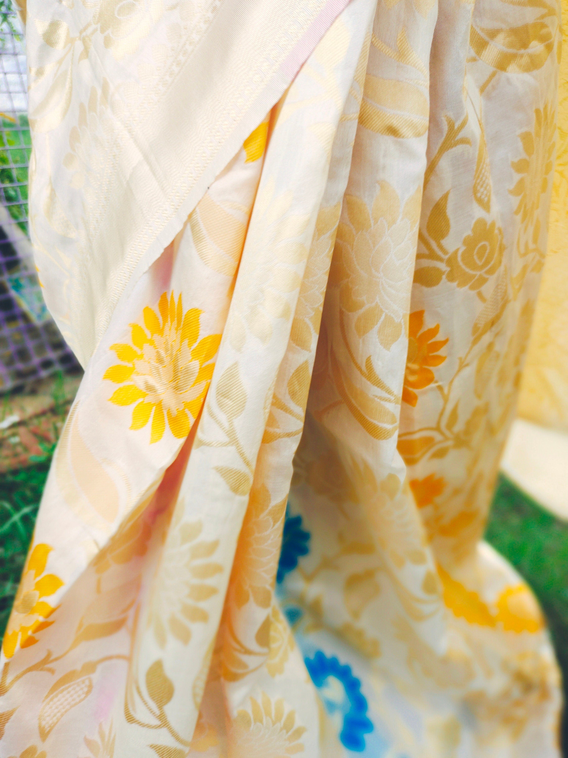 Off White Silk Embroidered Saree For Women Girls Zari Work With Unstitched Off White Blouse Piece Thread Work Bollywood Fashion Wedding