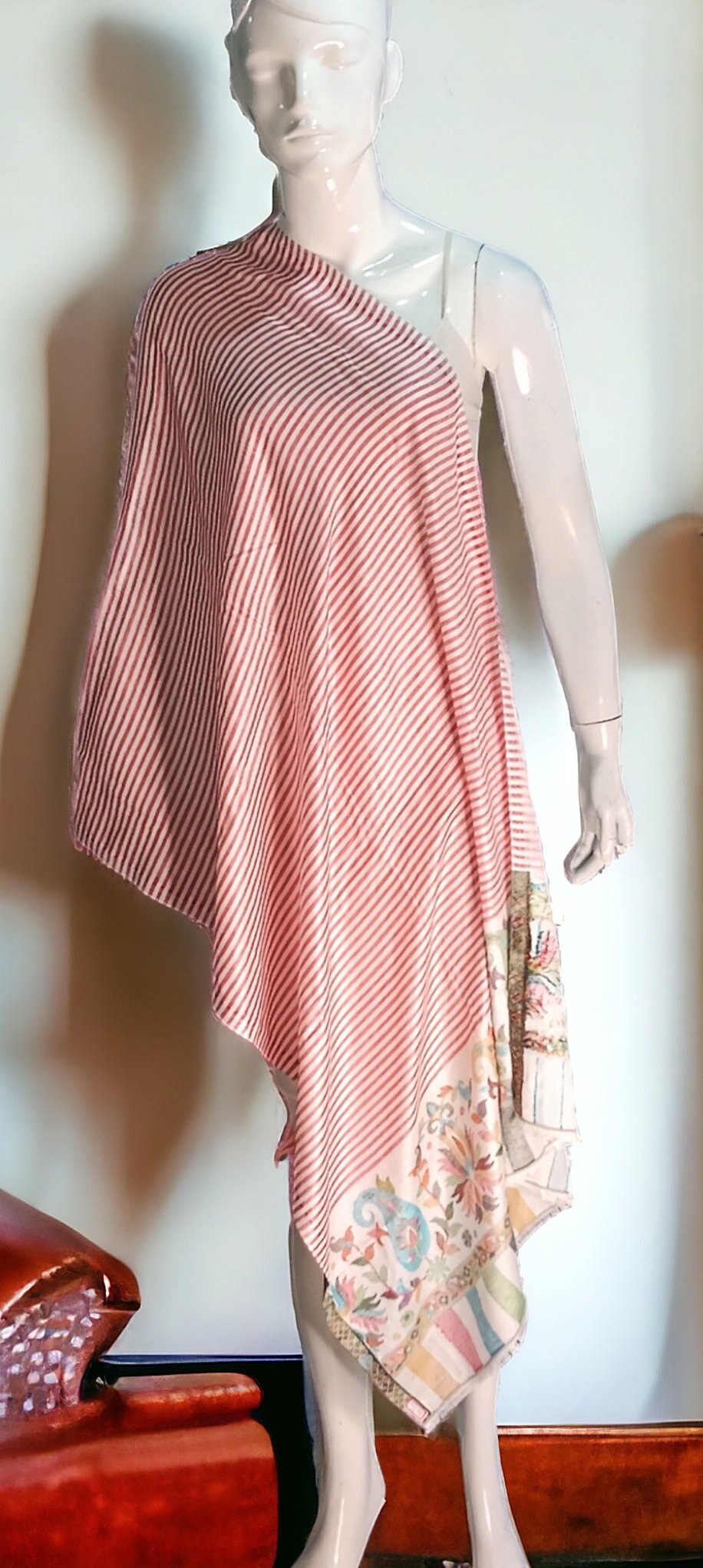 Pink Red White Stripe Embroidered 100 % cashmere Pashmina Luxurious Hand woven Shawl Scarf Soft Touch Lightweight Neck Warmer Designer Stole