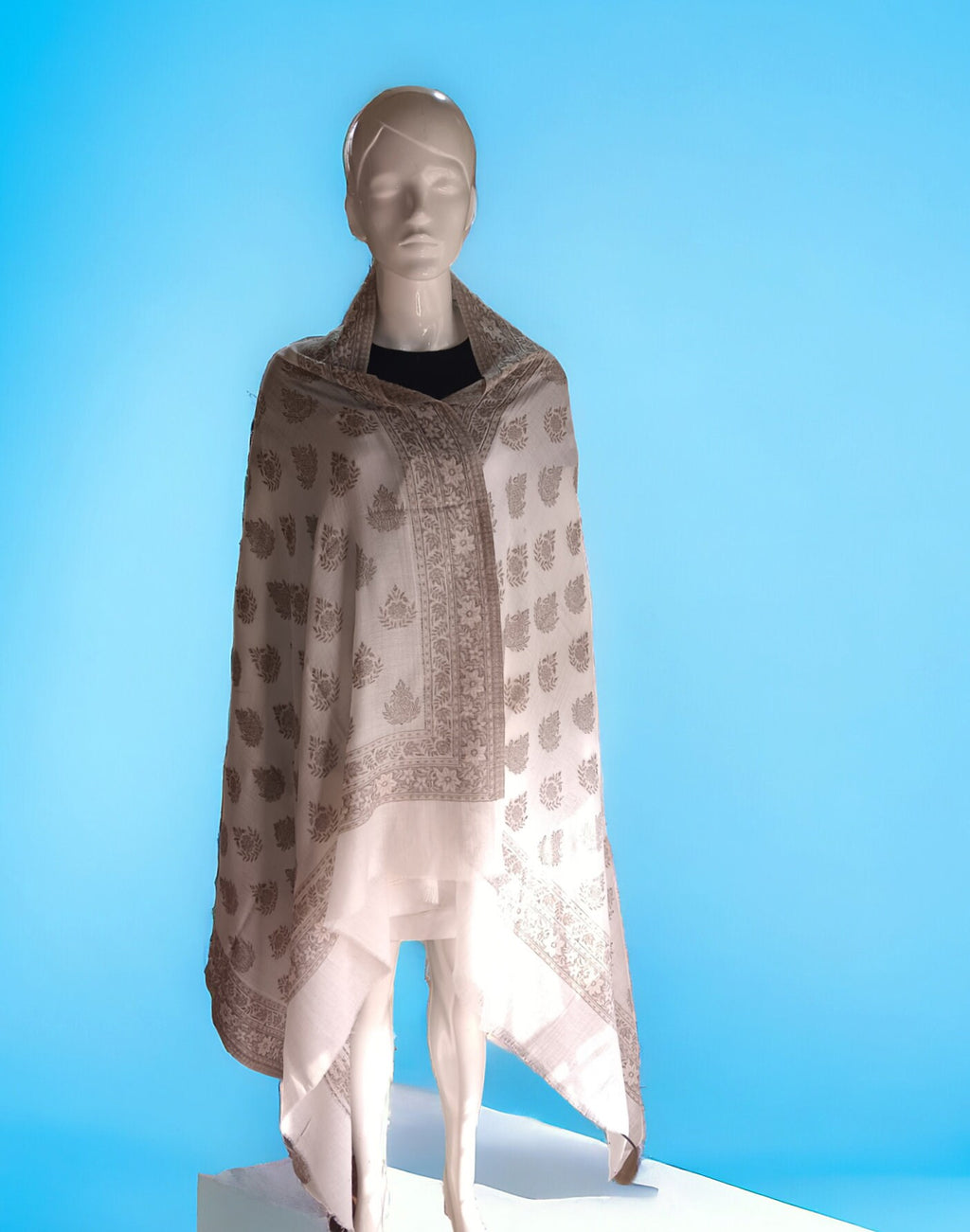 White Embroidered 100 % Cashmere Pashmina Luxurious Hand woven Shawl/Scarf Soft Touch Lightweight Travel Blanket Vintage Winter Outfit