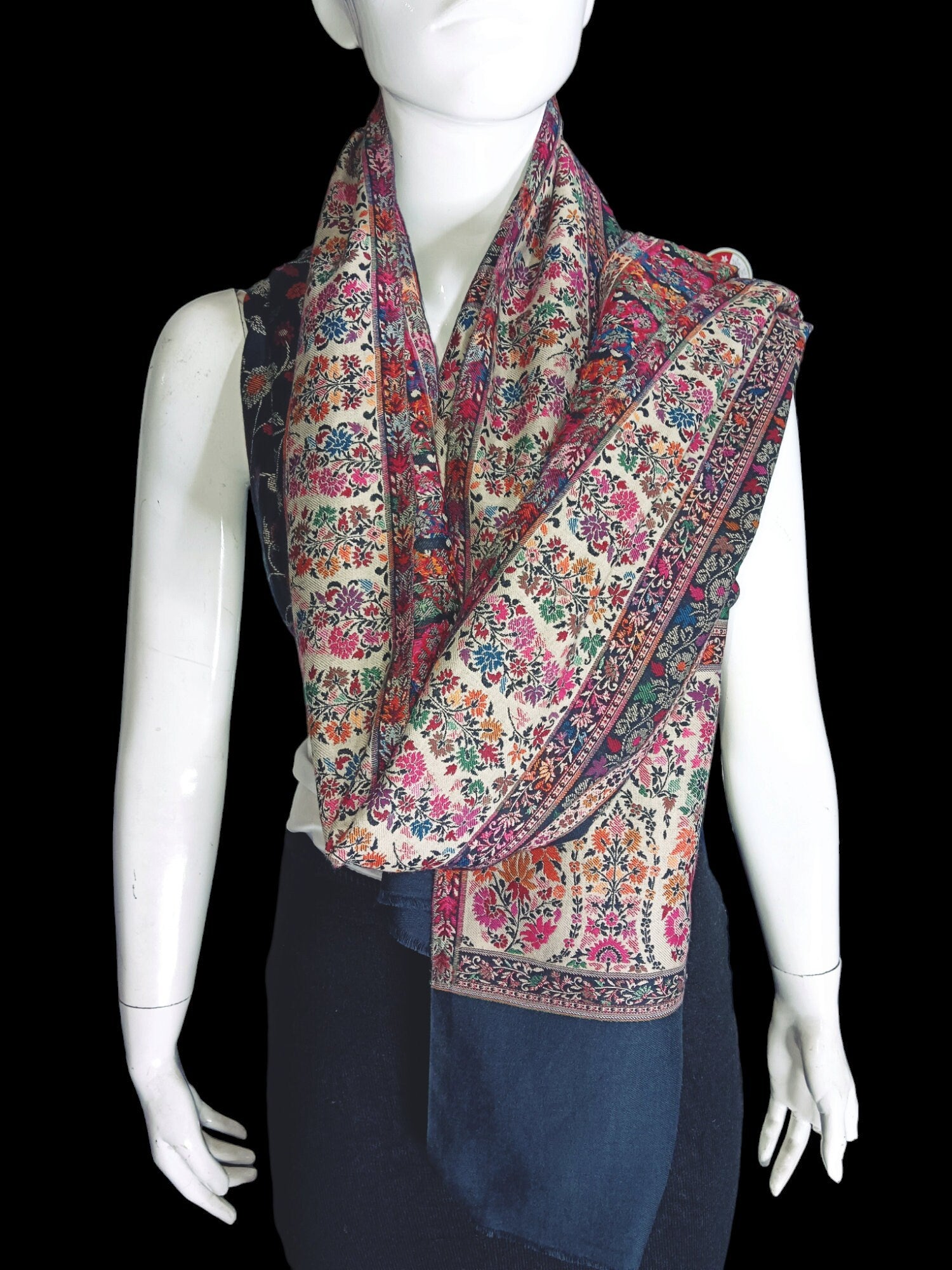 Black Floral Embroidered 100% cashmere Pashmina Luxurious Hand woven shawl scarf Travel Blanket Vintage Shawl Winter Pashmina Neck Warmer